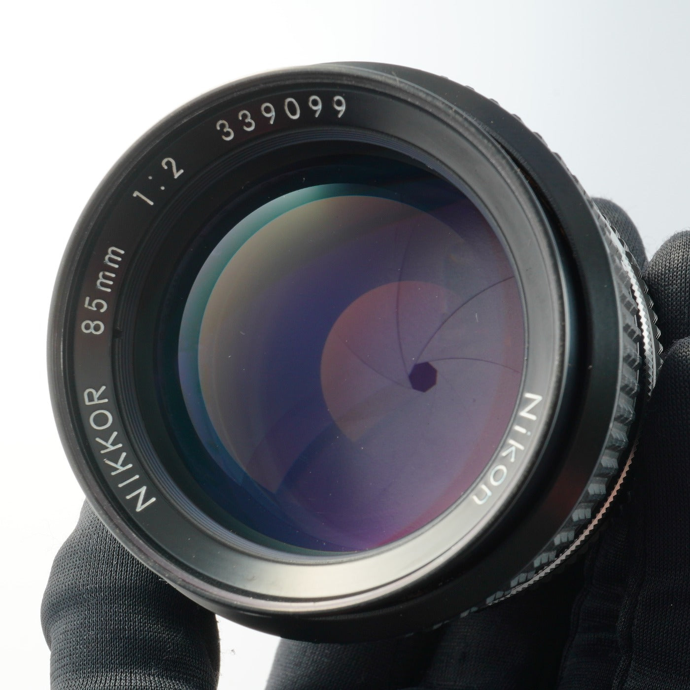 Nikon Ai-s Nikkor 85mm f/2 単焦点レンズ