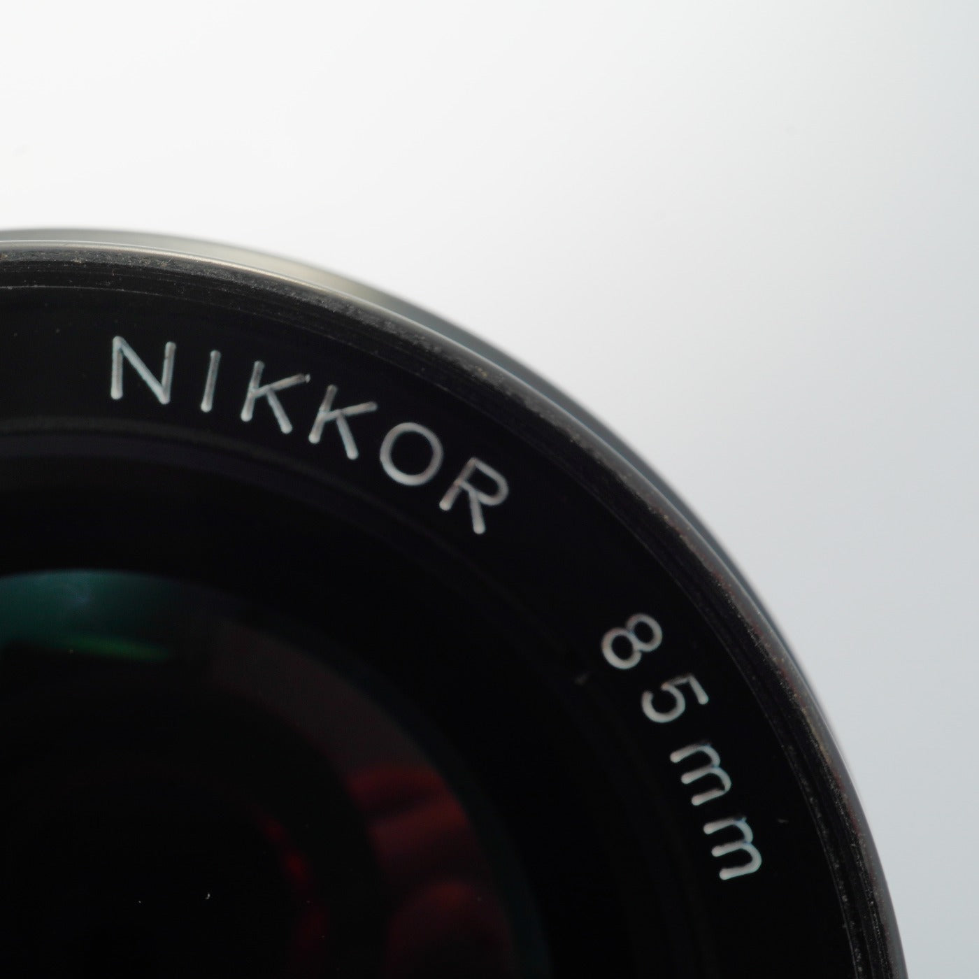 Nikon Ai-s Nikkor 85mm f/2 単焦点レンズ
