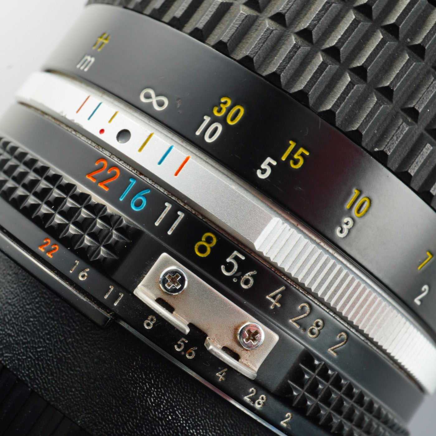 Nikon Ai-s Nikkor 85mm f/2 単焦点レンズ