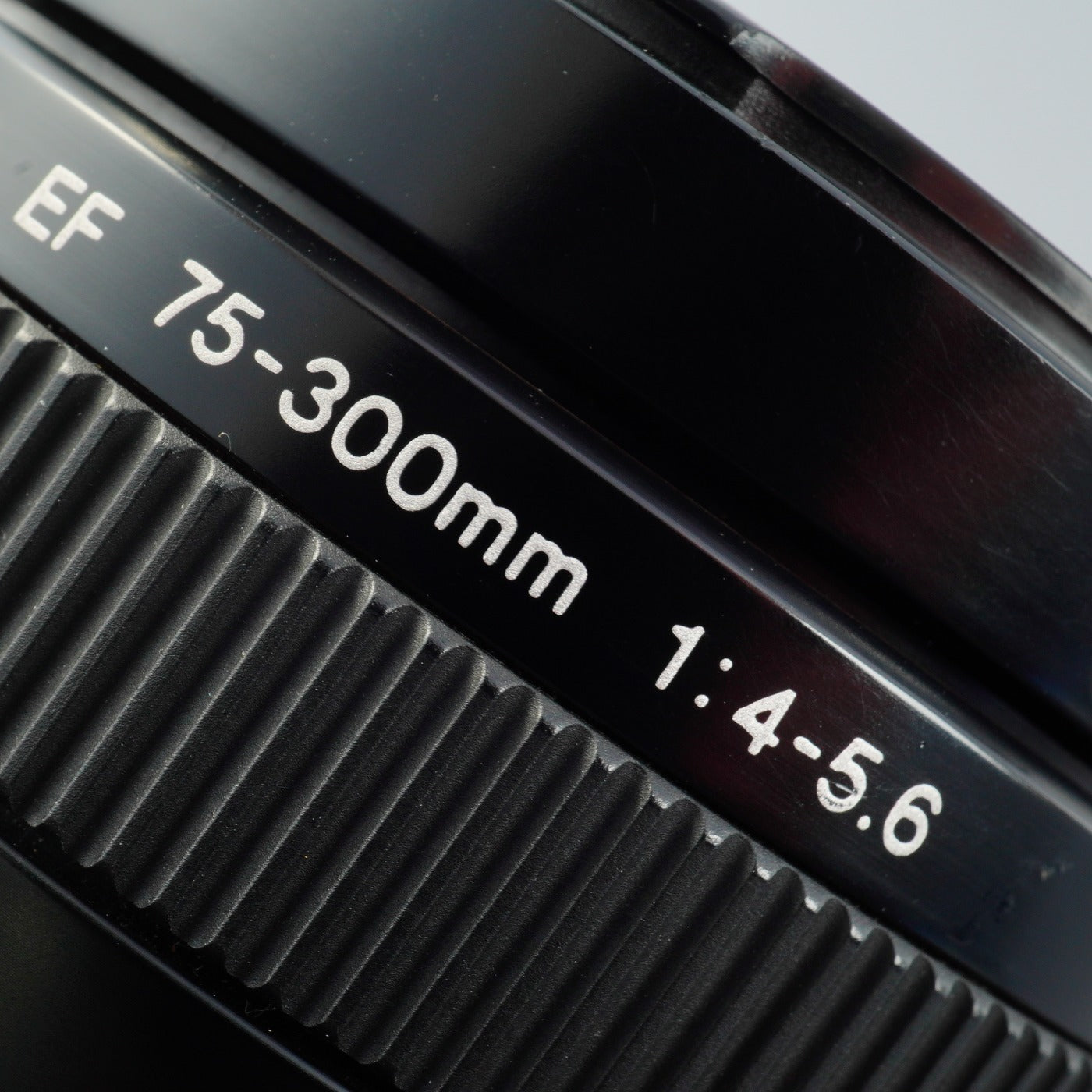 Canon EF 75-300mm F/4-5.6 ズームレンズ