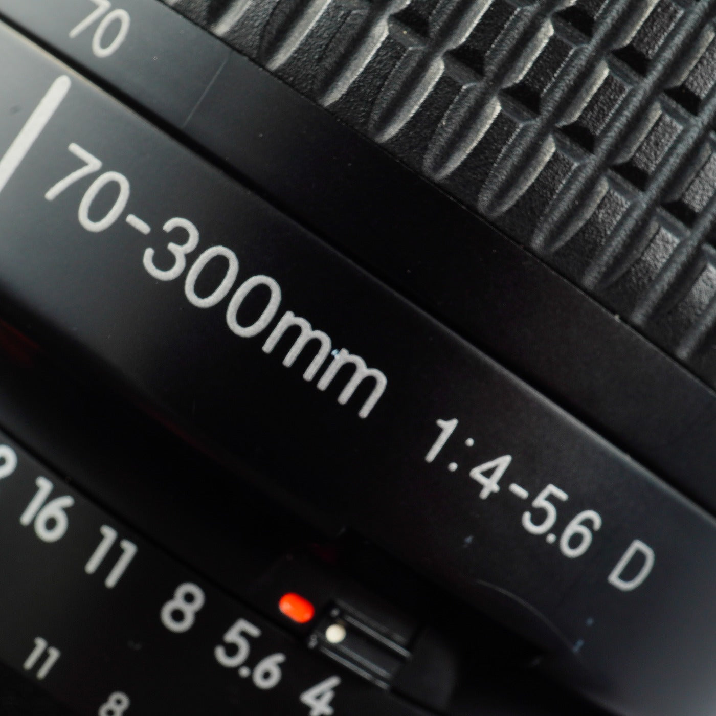 Nikon AF Nikkor 70-300mm F/4-5.6 D ズームレンズ