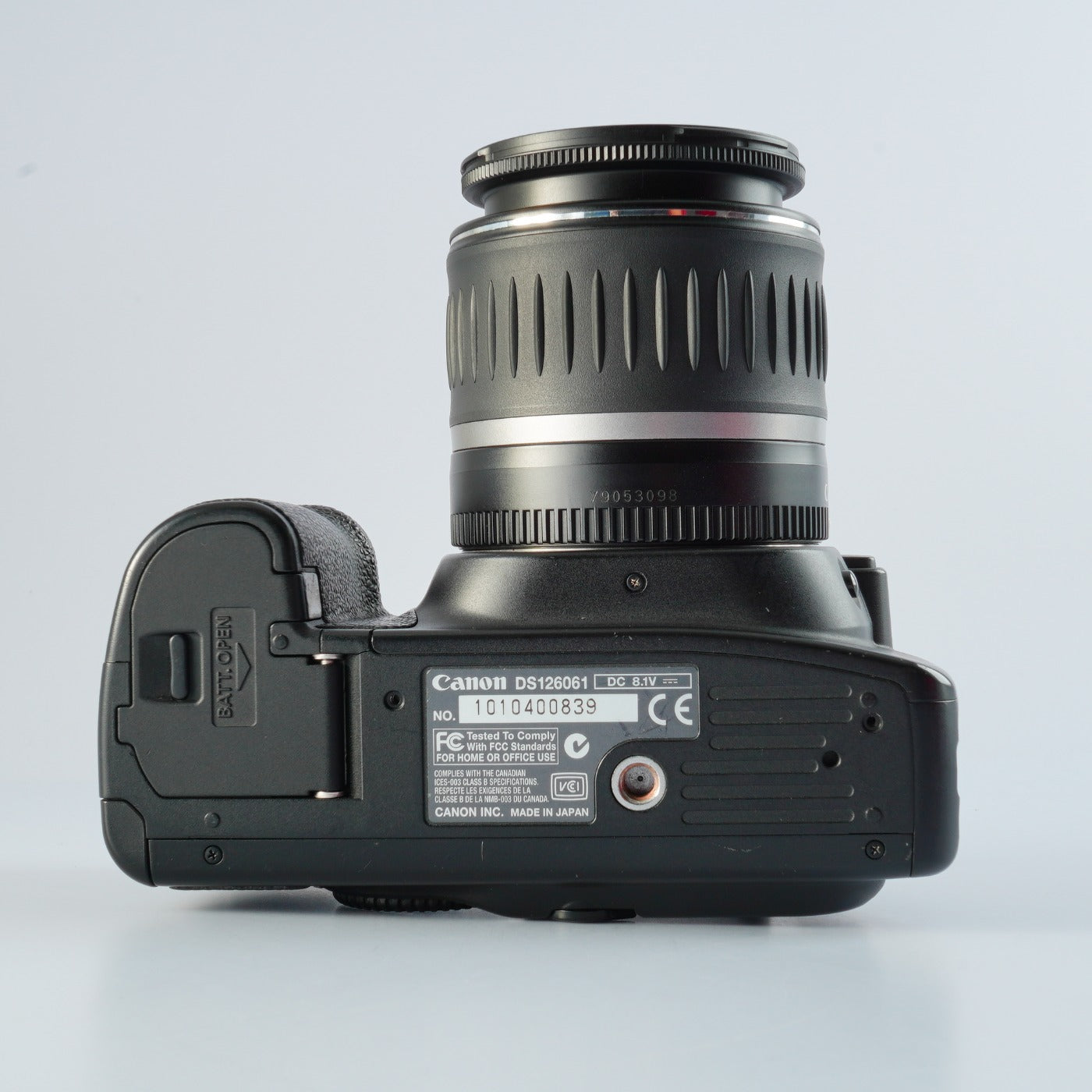Canon EOS 20D + EF-S 18-55mm F/3.5-5.6 USM + CF 512MB デジタル一眼レフカメラ