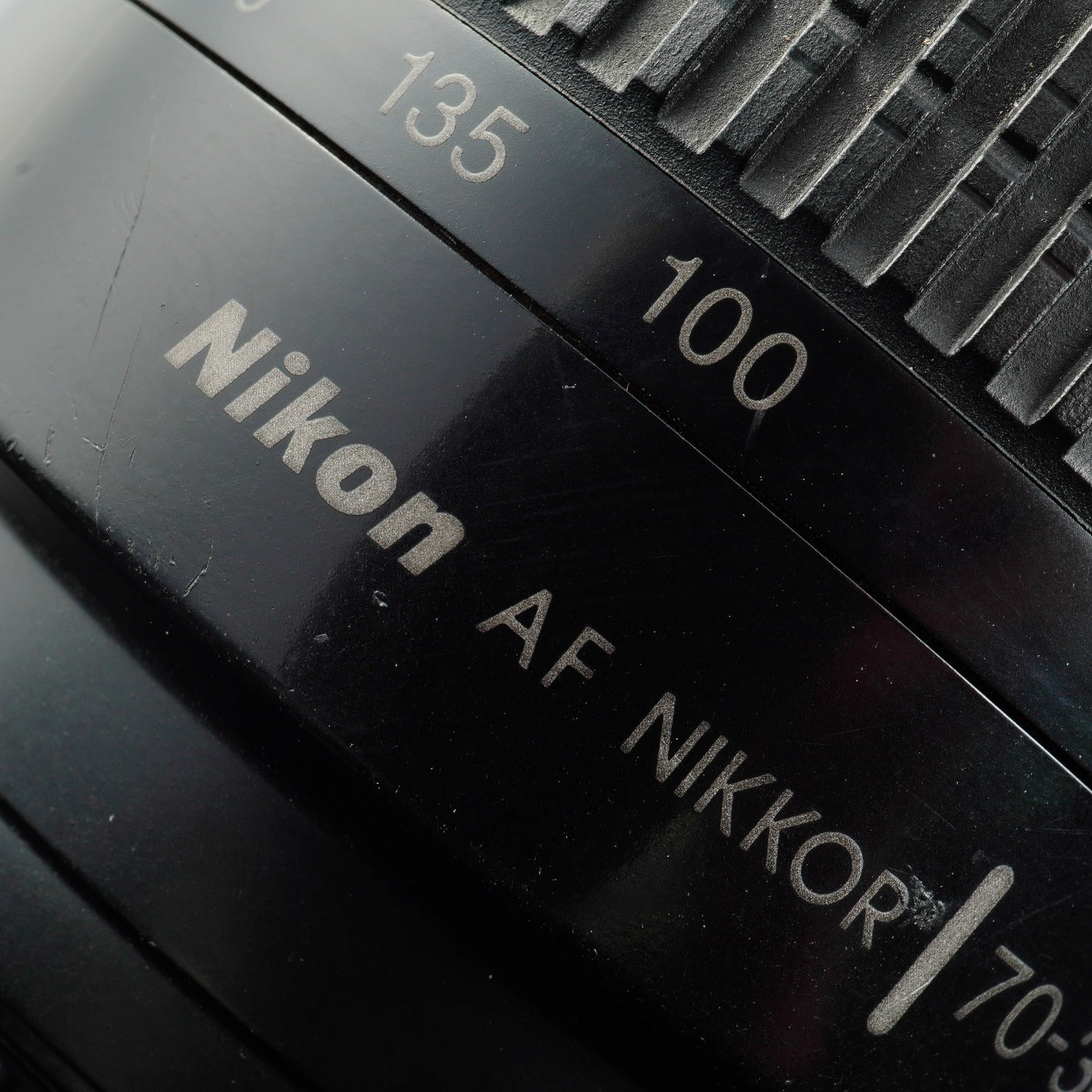 Nikon AF Nikkor 70-300mm F/4-5.6 G ズームレンズ