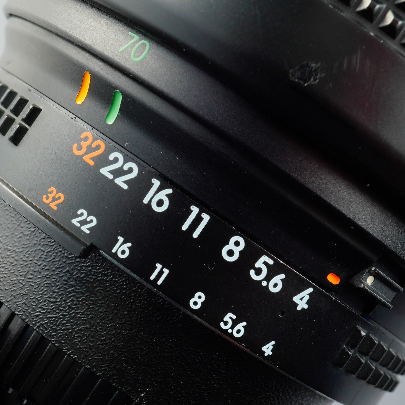 Nikon AF NIKKOR 70-210mm F/4-5.6 D ズームレンズ