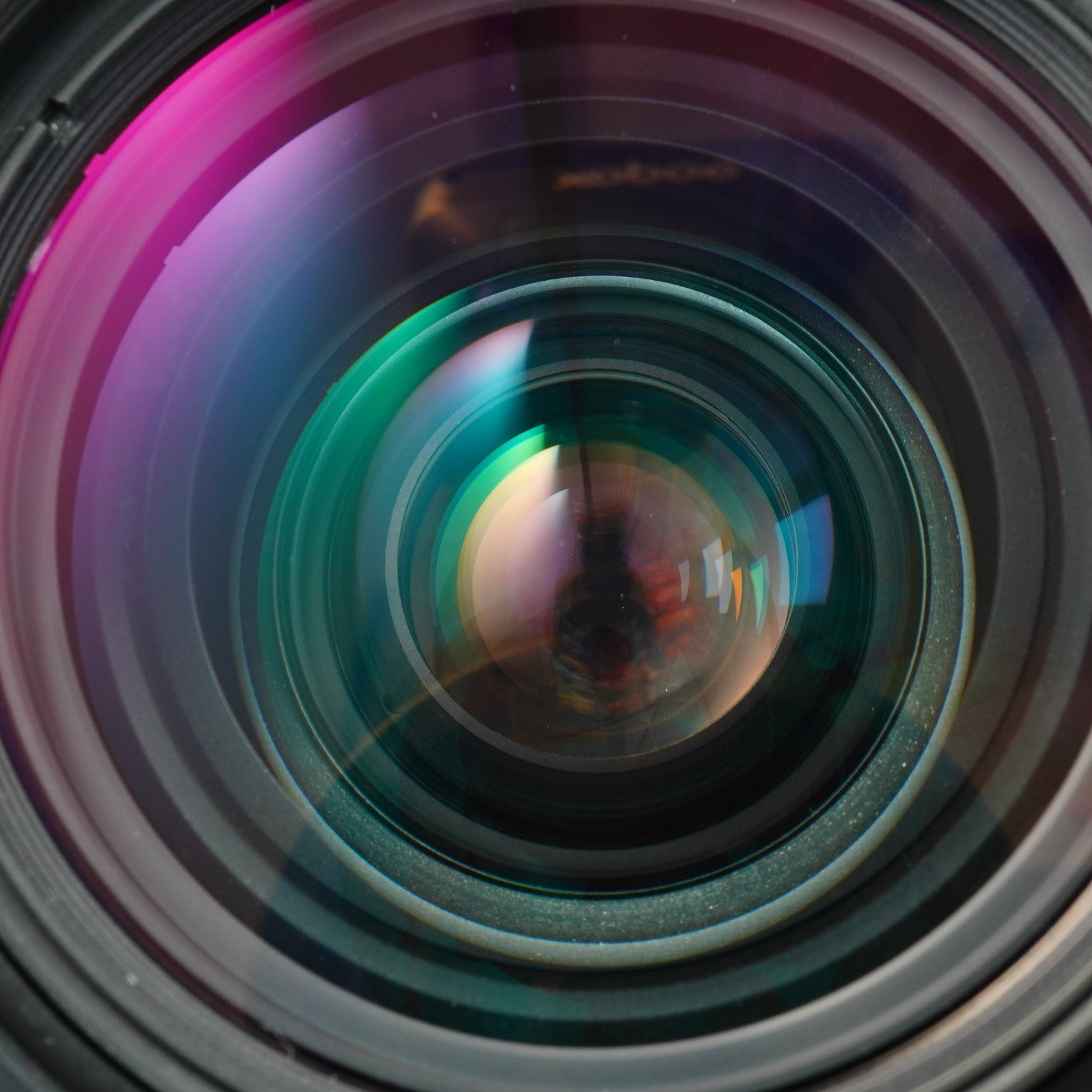Nikon AF Nikkor 28-85mm f/3.5-4.5 ズームレンズ