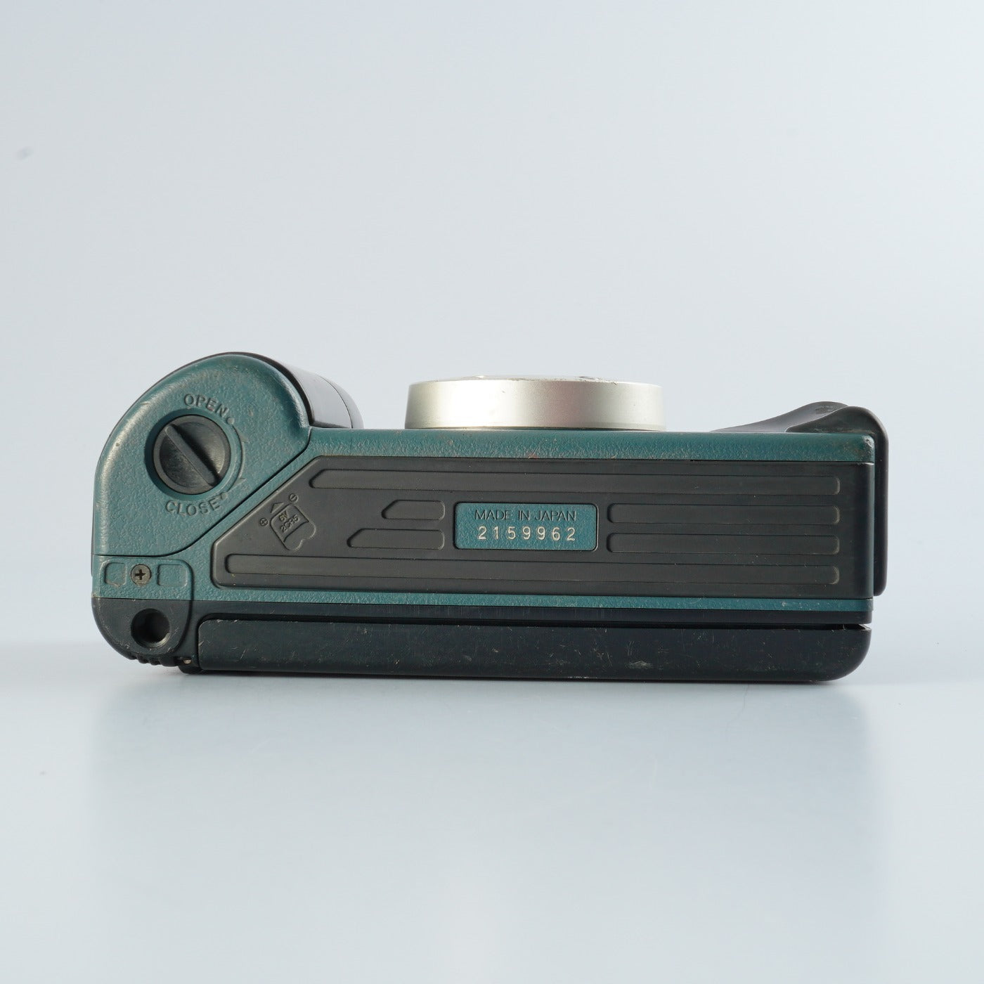 Konica Genba Kantoku (現場監督) 28 WB コンパクトフィルムカメラ