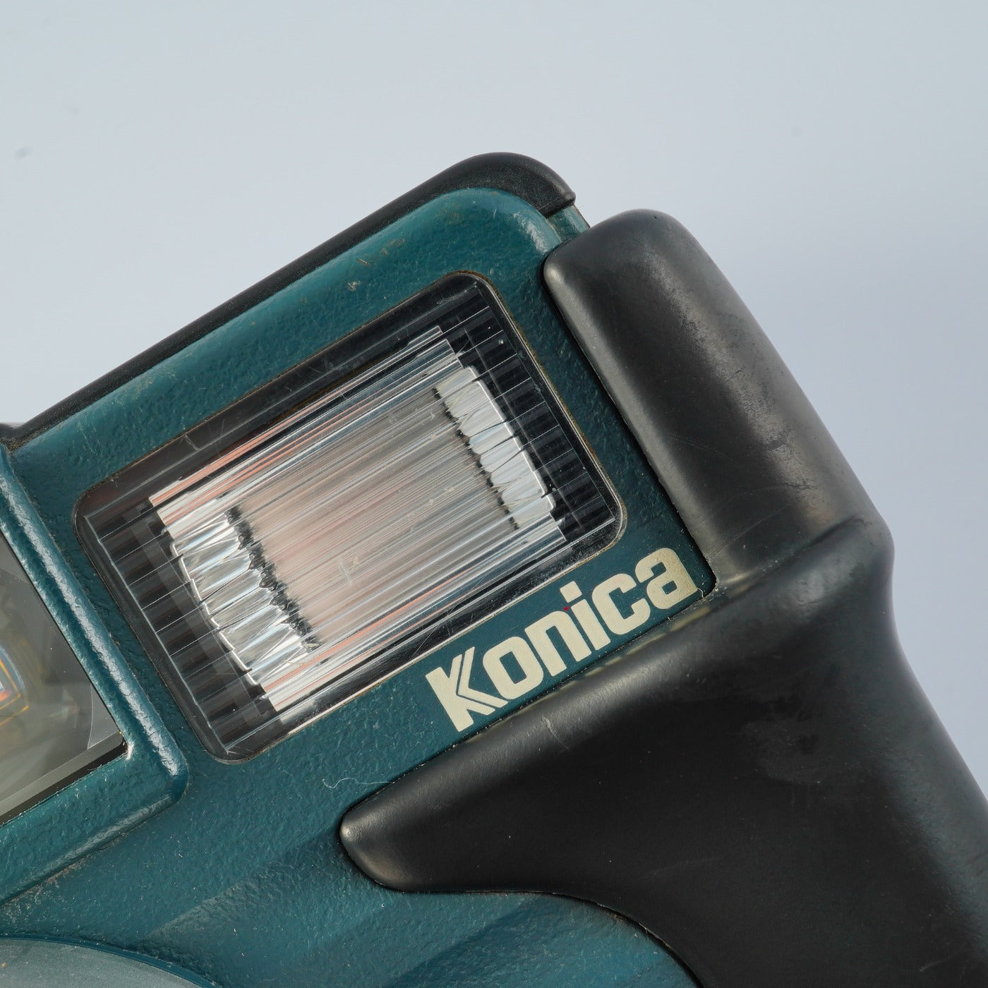 Konica Genba Kantoku (現場監督) 28 WB コンパクトフィルムカメラ