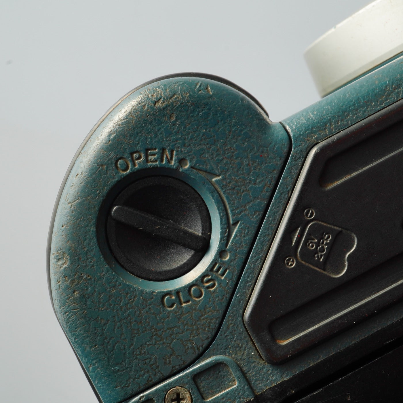 Konica Genba Kantoku (現場監督) 28 WB コンパクトフィルムカメラ
