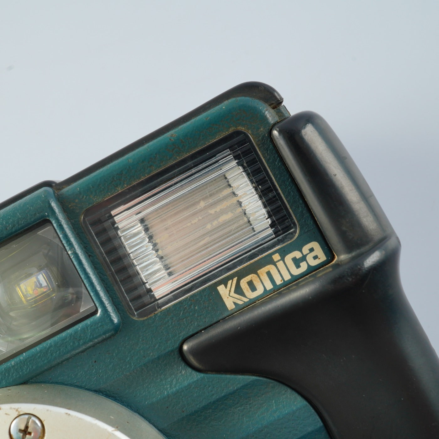 Konica Genba Kantoku (現場監督) 28 WB コンパクトフィルムカメラ