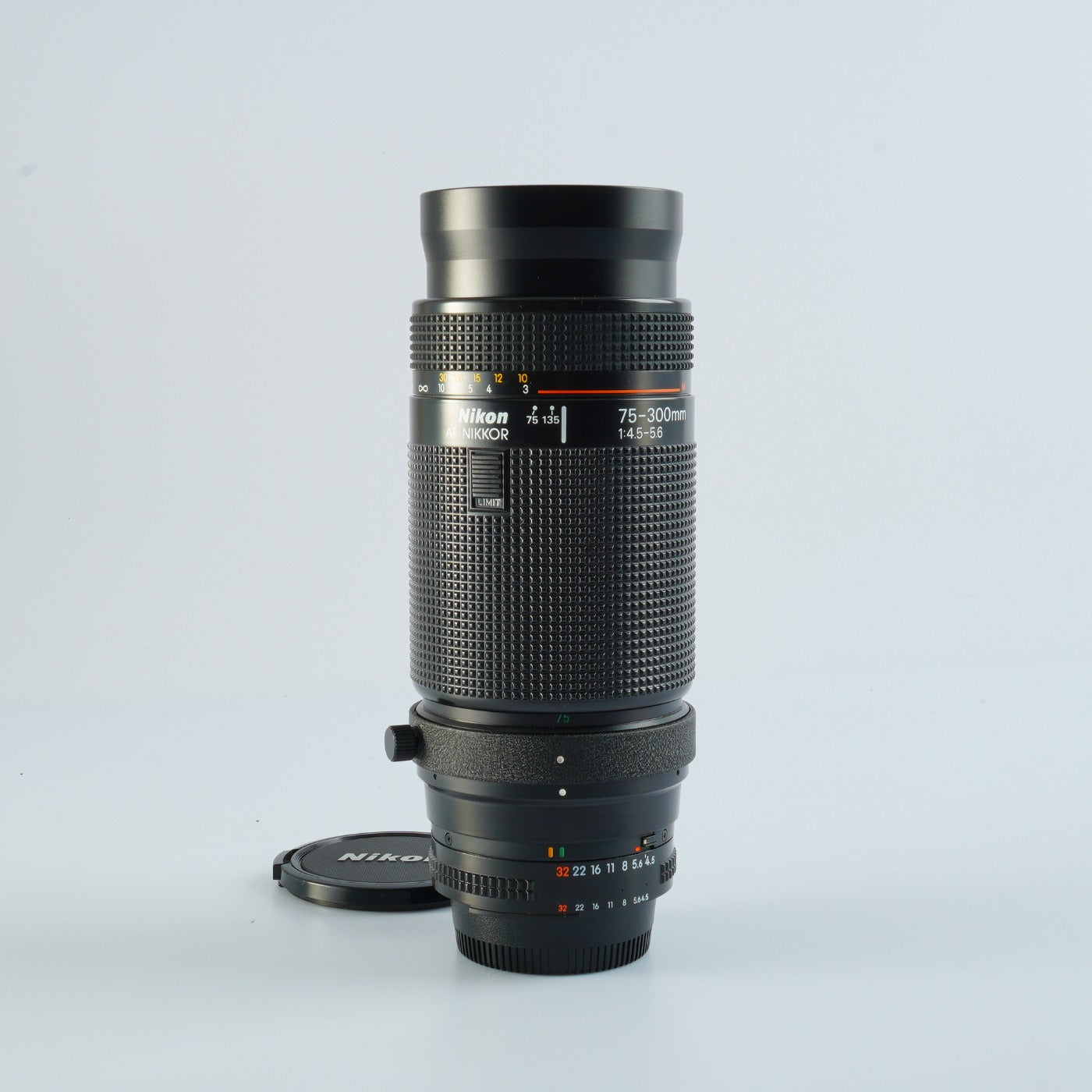 Nikon AF NIKKOR 75-300mm f/4.5-5.6 ズームレンズ
