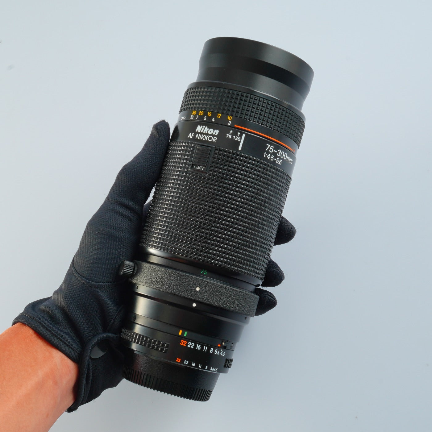 Nikon AF NIKKOR 75-300mm f/4.5-5.6 ズームレンズ