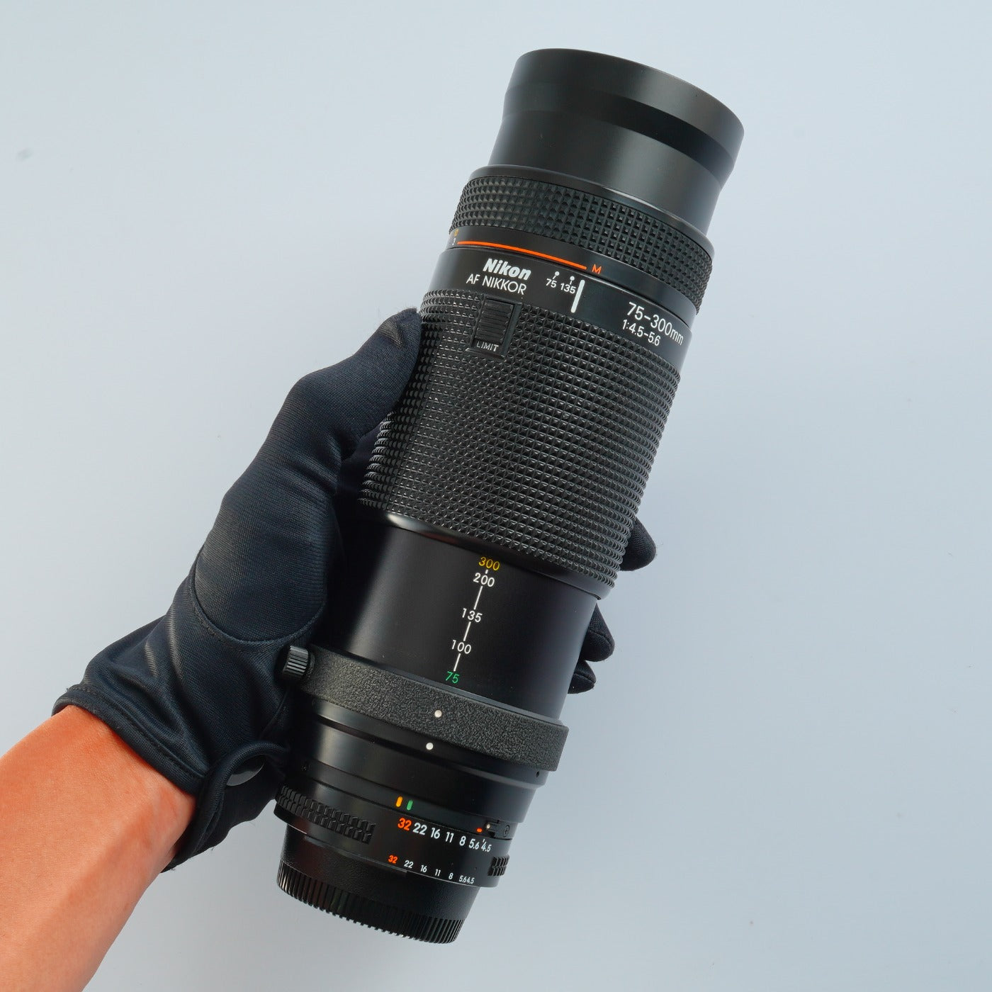 Nikon AF NIKKOR 75-300mm f/4.5-5.6 ズームレンズ