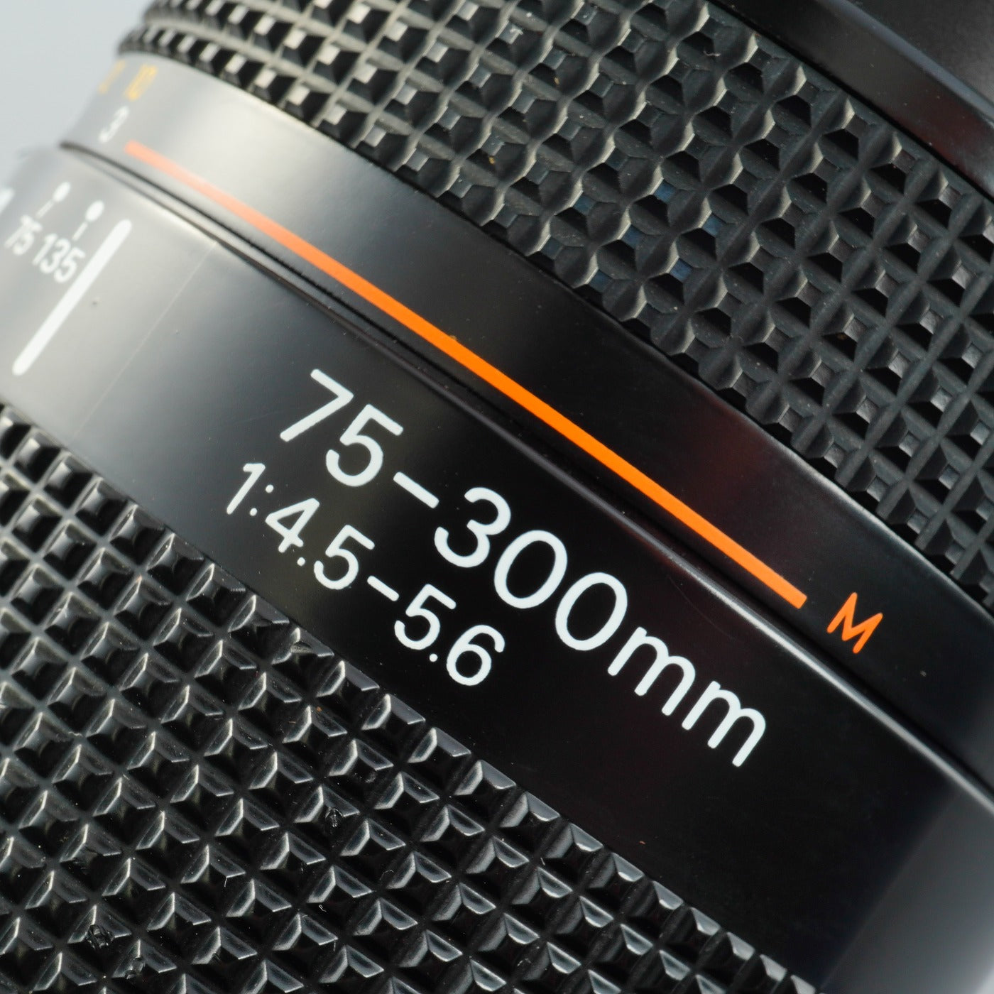Nikon AF NIKKOR 75-300mm f/4.5-5.6 ズームレンズ
