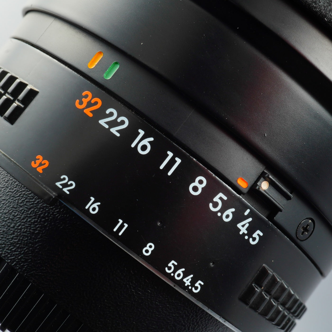 Nikon AF NIKKOR 75-300mm f/4.5-5.6 ズームレンズ