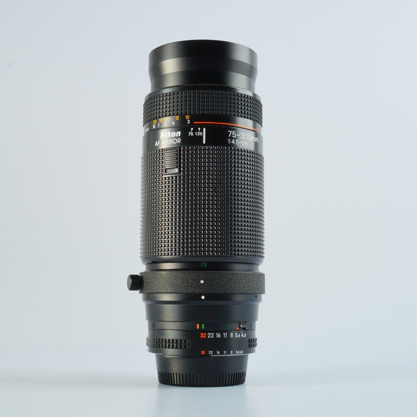 Nikon AF NIKKOR 75-300mm f/4.5-5.6 ズームレンズ