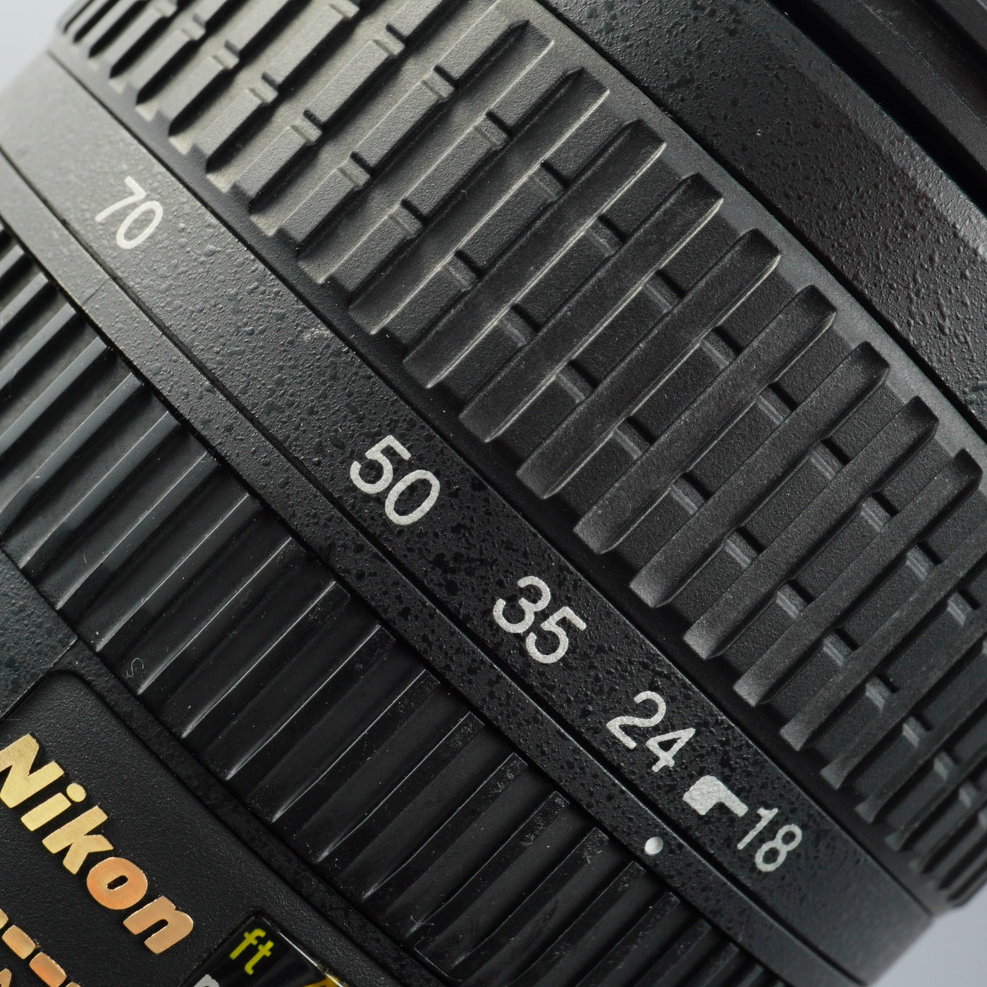 Nikon AF-S DX Nikkor 18-70mm f/3.5-4.5 G ED IF ズームレンズ