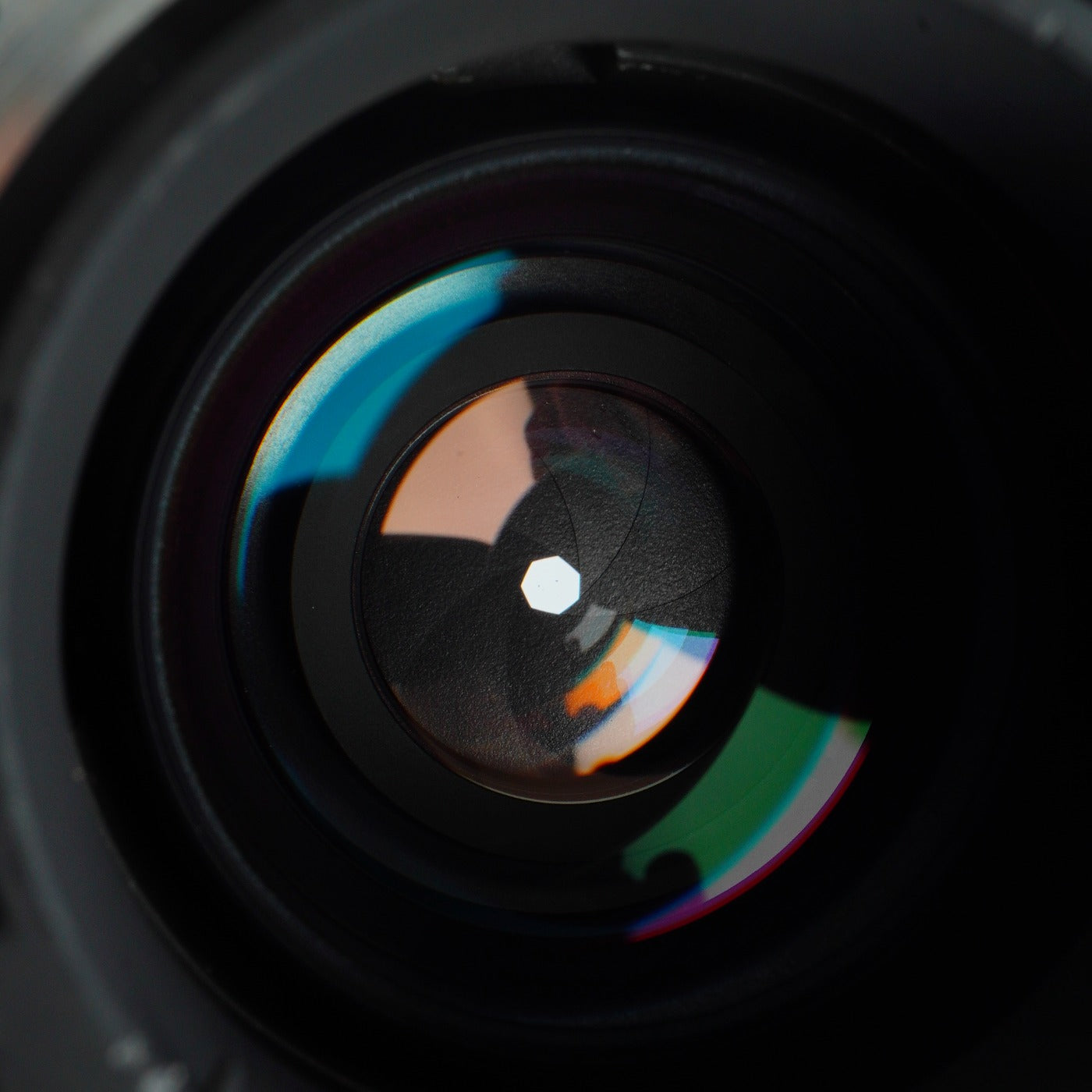 Nikon AF Nikkor 28-85mm f/3.5-4.5 ズームレンズ