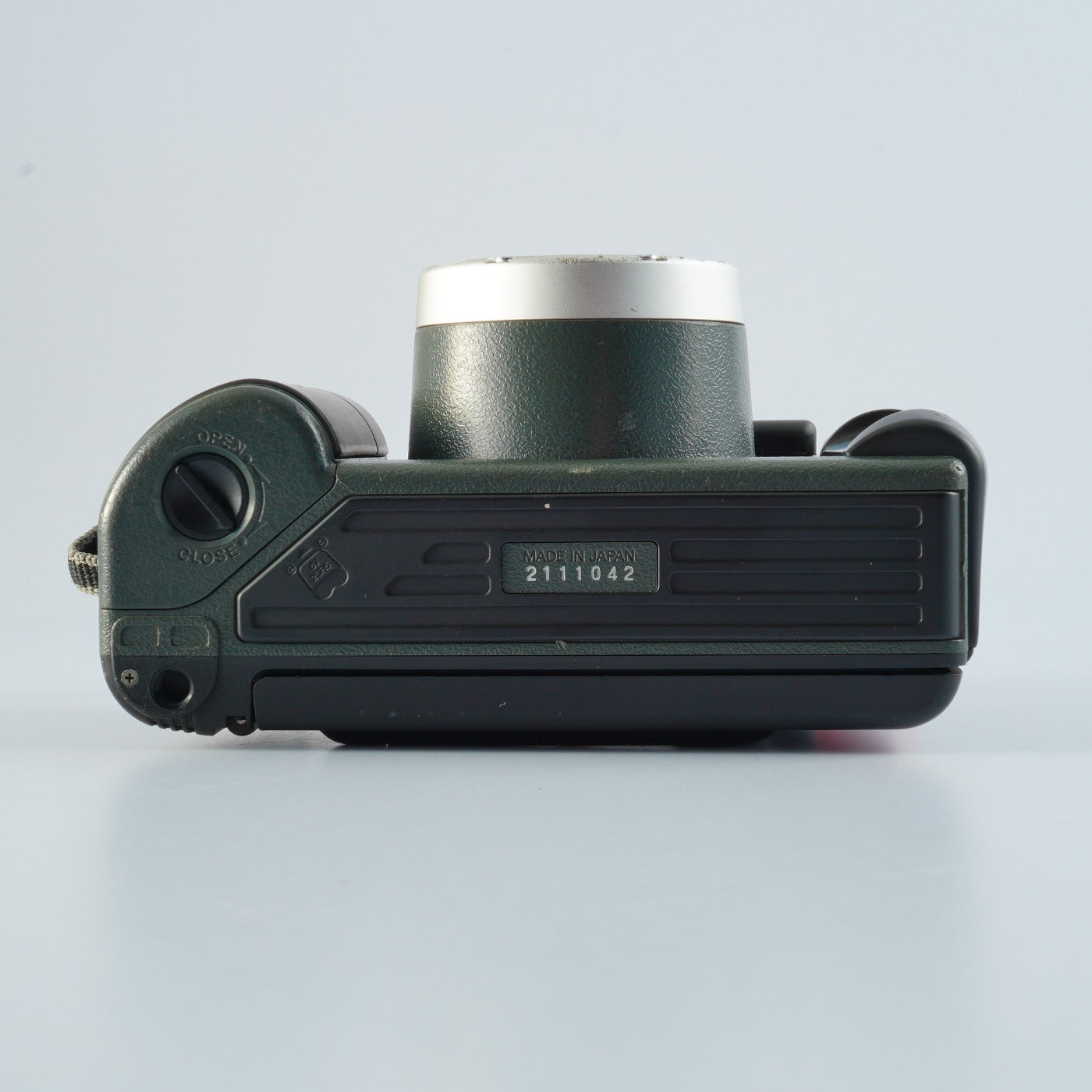 Konica Genba Kantoku (現場監督) zoom 28-56mm コンパクトフィルムカメラ