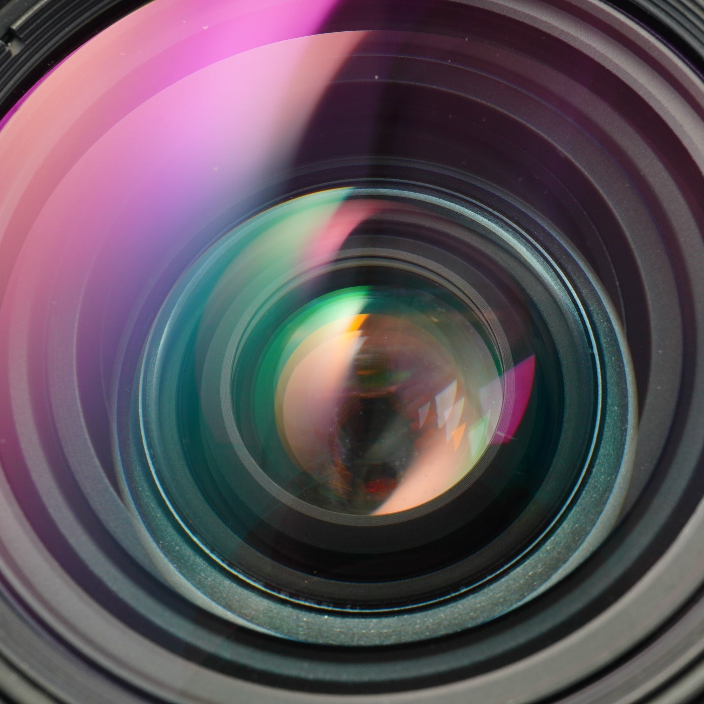 Nikon AF Nikkor 28-85mm f/3.5-4.5 ズームレンズ