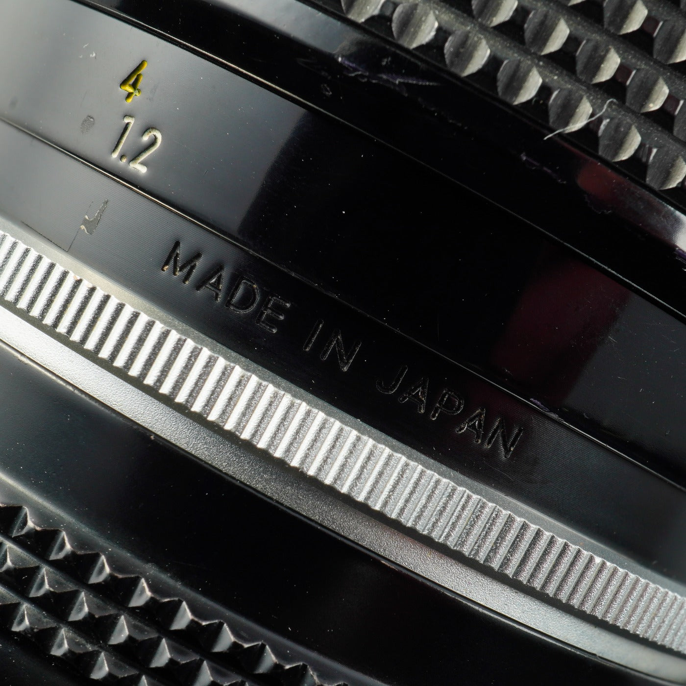 Nikon Ai Zoom-NIKKOR 43-86mm F/3.5 Zoom Lens