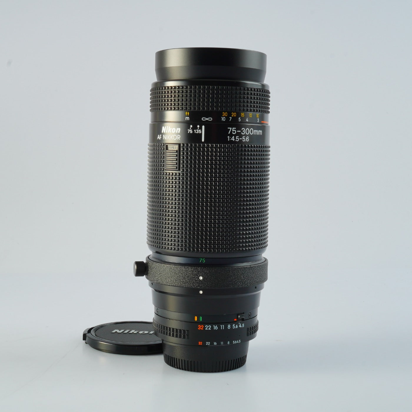 Nikon AF NIKKOR 75-300mm 4.5-5.6 ズームレンズ Nikon AF NIKKOR 75-300mm F/4.5-5.6 ズームレンズ – 山田写真機店