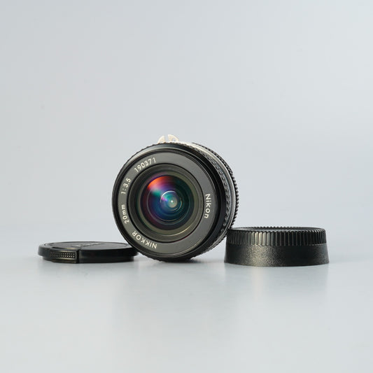 Nikon Ai Nikkor 20mm F/3.5 単焦点レンズ