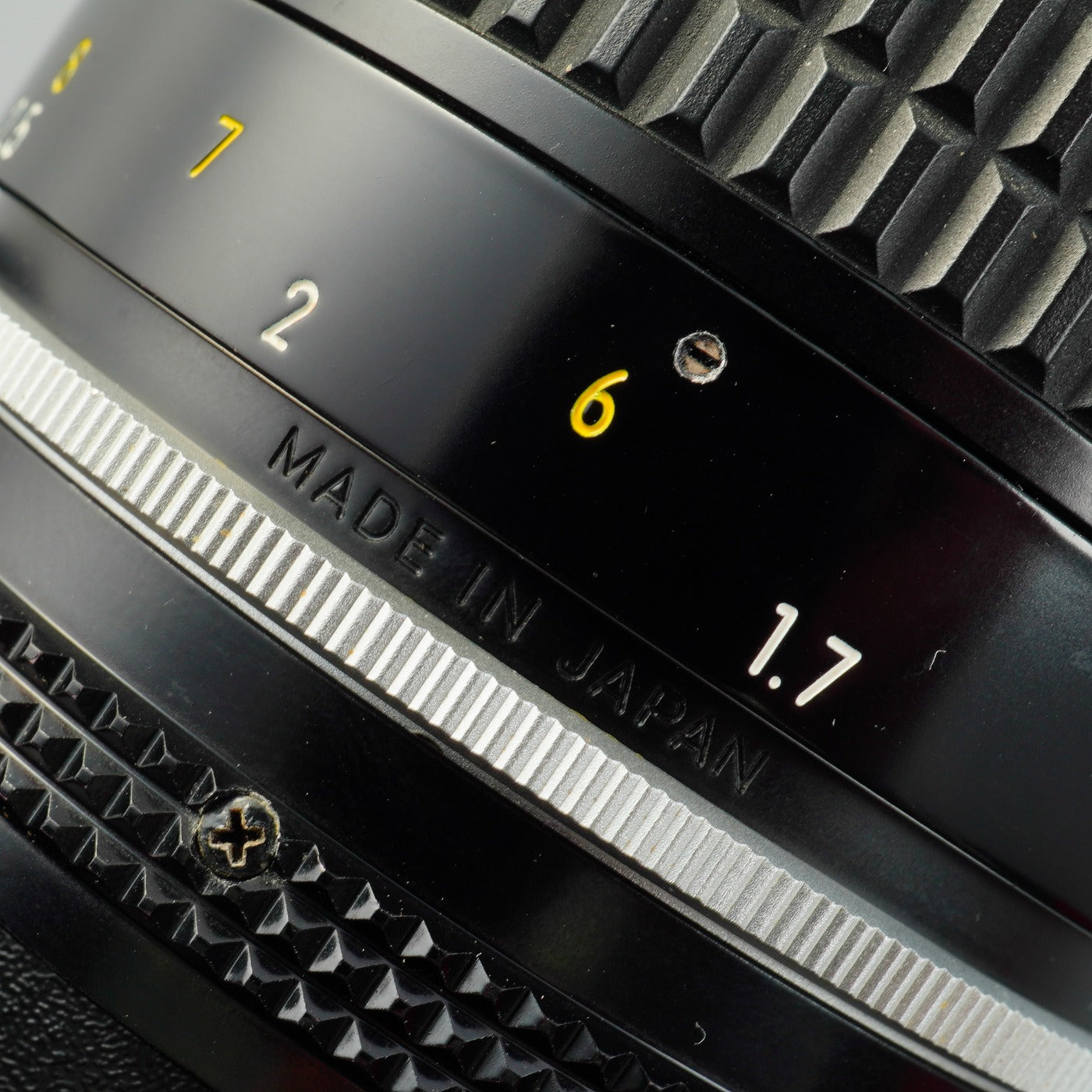 Nikon Ai NIKKOR 135mm F/2.8 単焦点レンズ