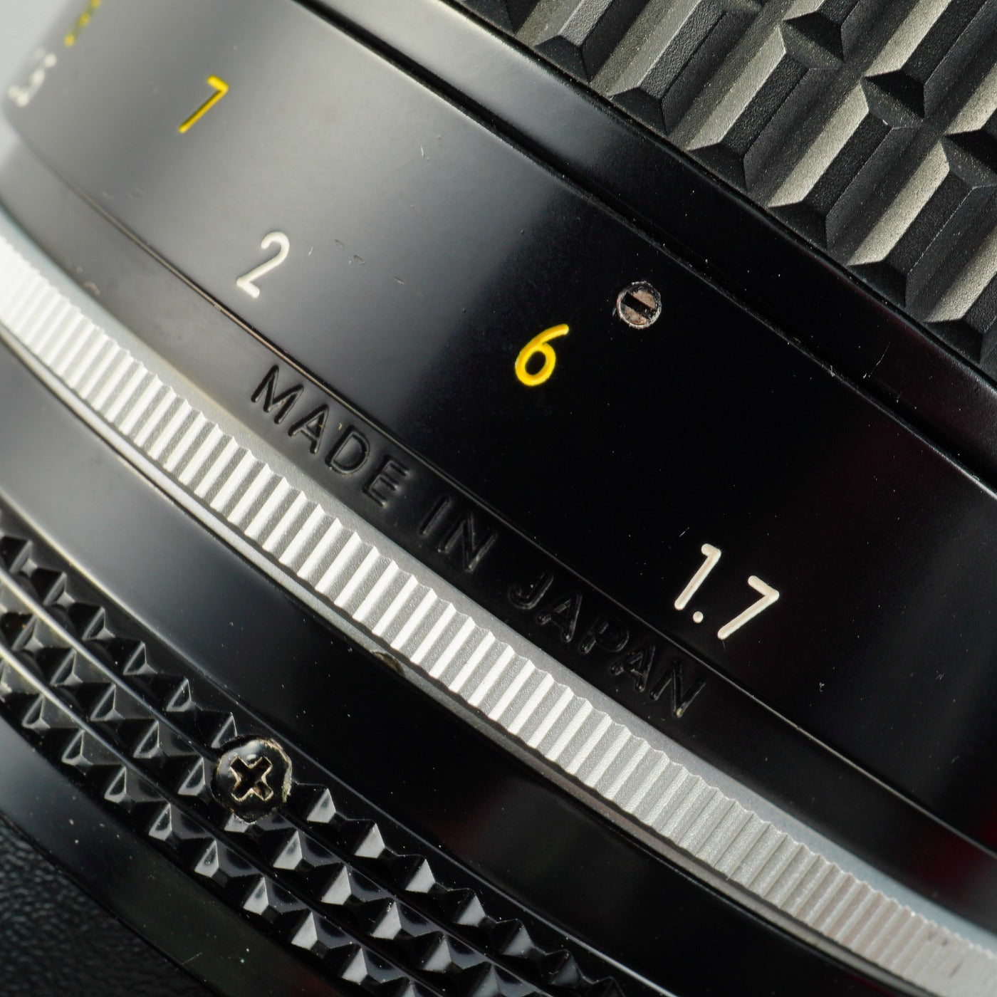 Nikon Ai NIKKOR 135mm F/2.8 単焦点レンズ