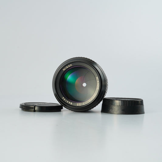 Nikon Ai NIKKOR 105mm F/2.5 単焦点レンズ