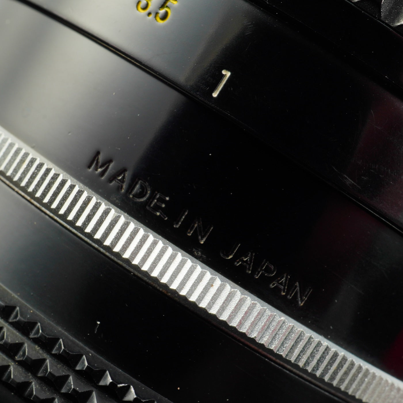 Nikon Ai NIKKOR 105mm F/2.5 単焦点レンズ