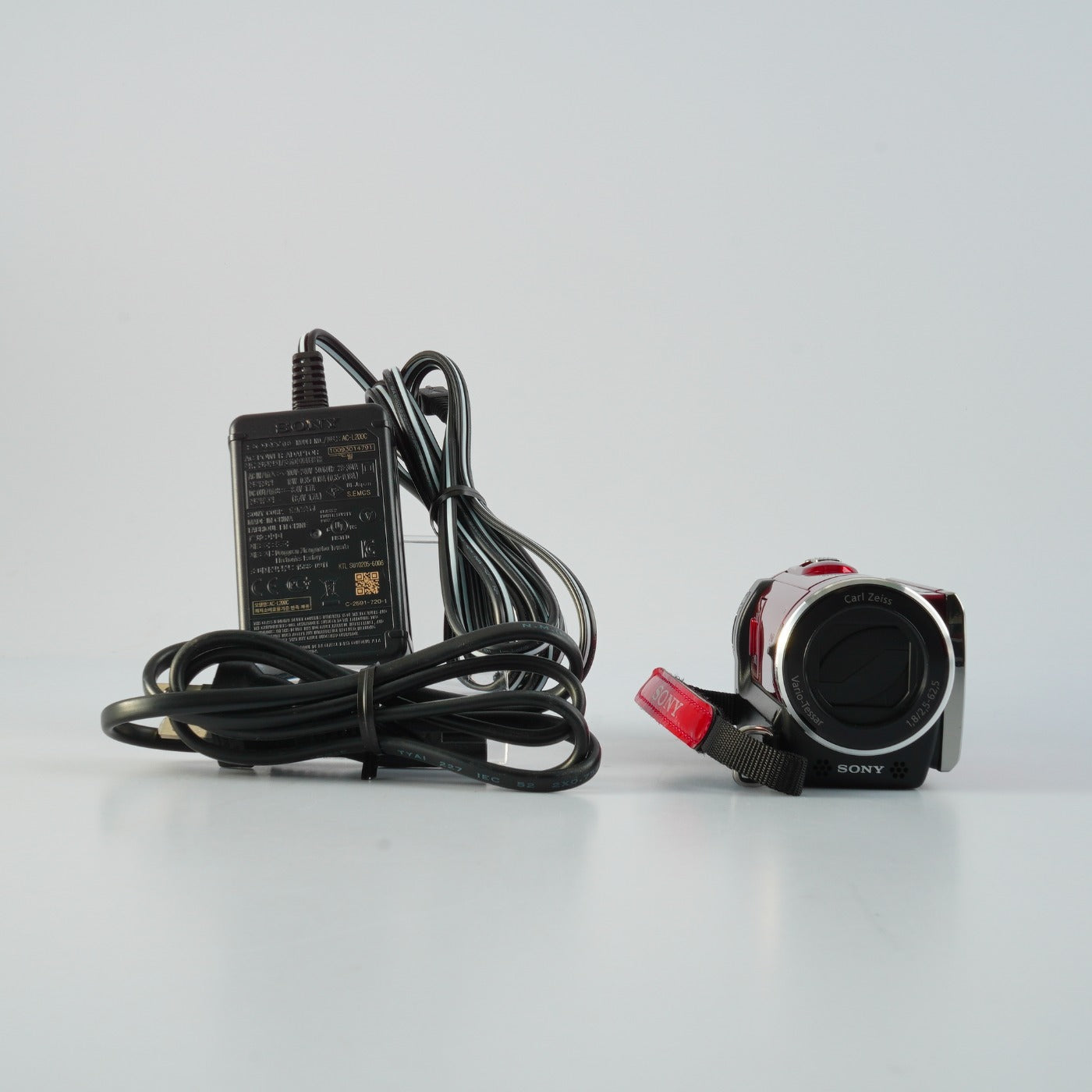 SONY HDR-CX170 Red + 4GB SD Digital Video Camera
