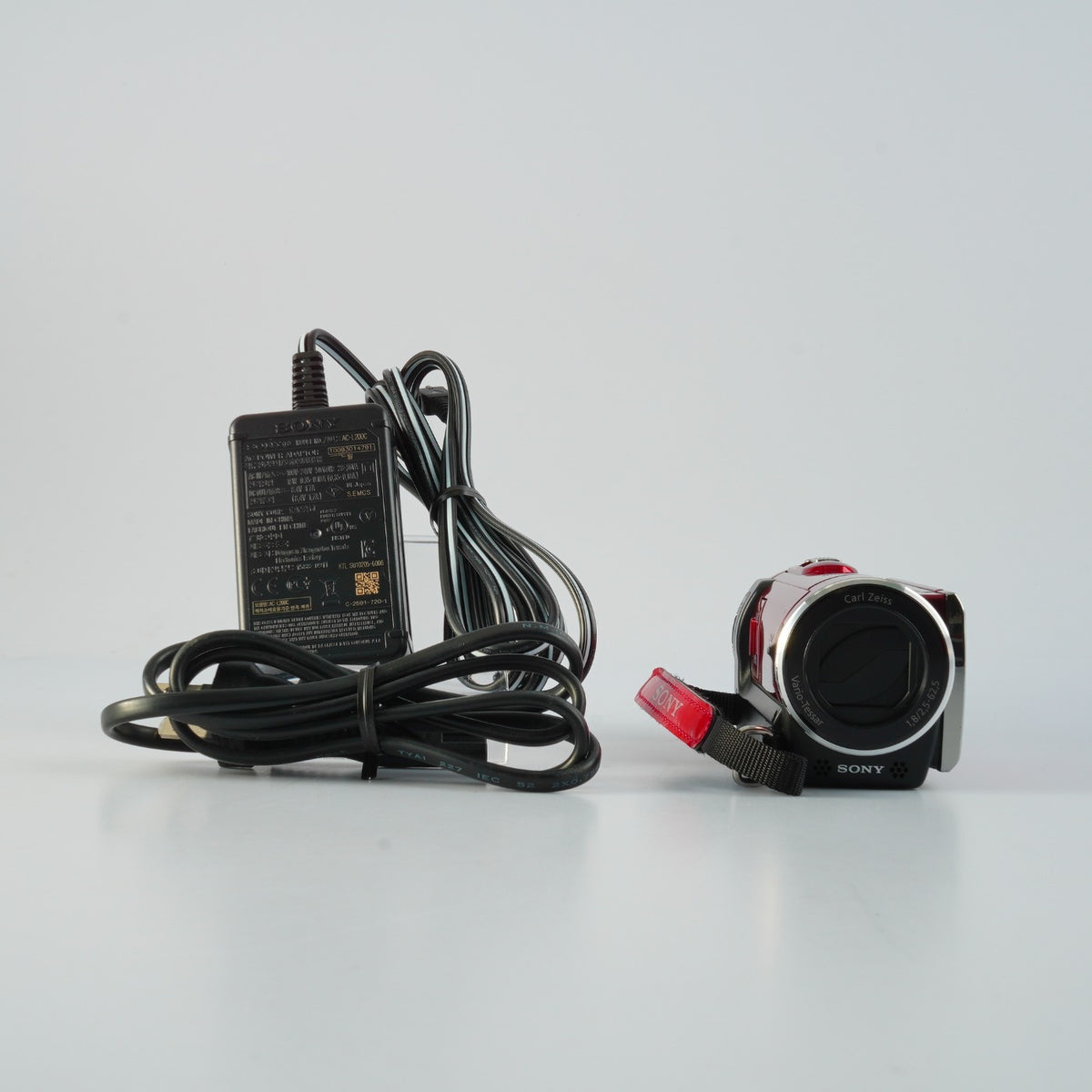 SONY HDR-CX170 Red + 4GB SD Digital Video Camera