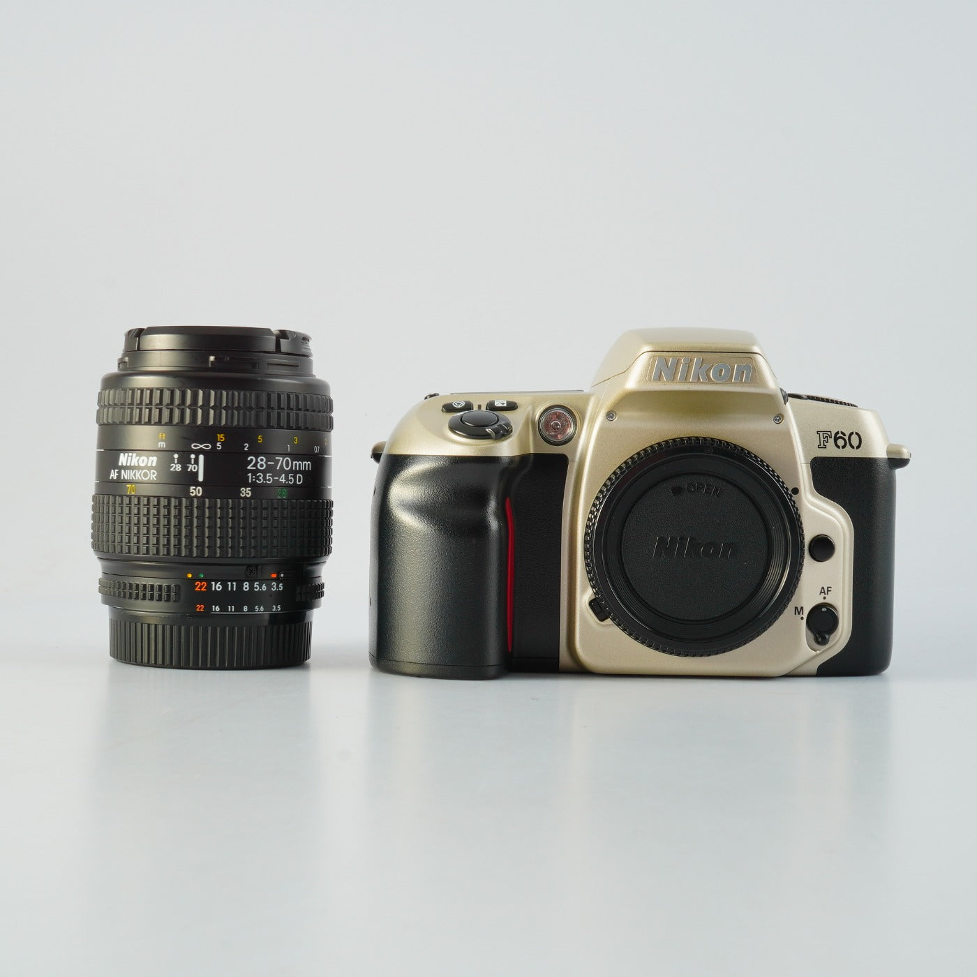 Nikon F60 ( N60 ) + AF Nikkor 28-70mm F/3.5-4.5 D AF フィルム一眼レフカメラ