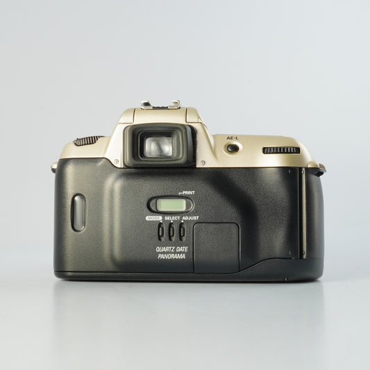 Nikon F60 ( N60 ) + AF Nikkor 28-70mm F/3.5-4.5 D AF フィルム一眼レフカメラ