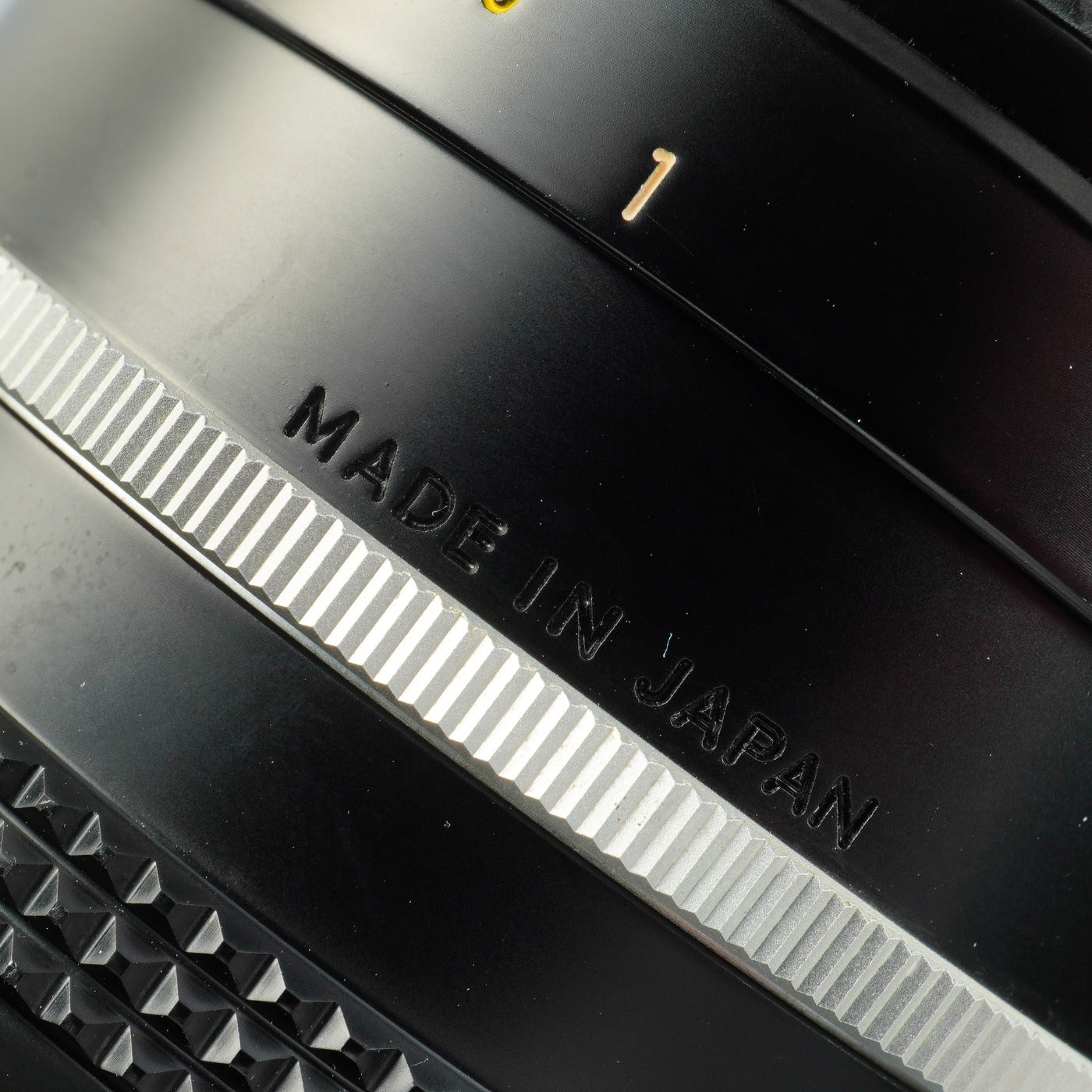 Nikon Ai NIKKOR 105mm F/2.5 単焦点レンズ