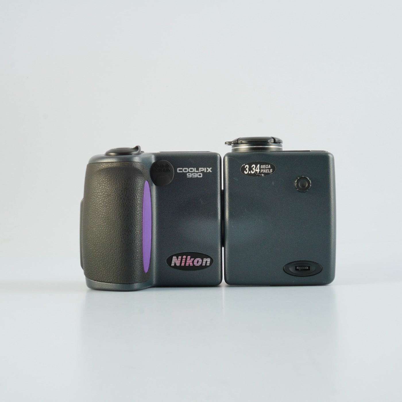 Nikon Coolpix 990 + CF 256MB コンパクトデジタルカメラ