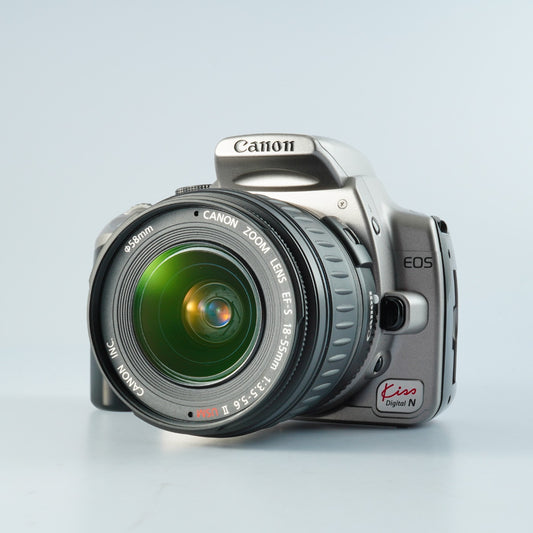 Canon EOS Kiss Digital N + EF-S 18-55mm F3.5-5.6 Ⅱ USM + CF Card 512MB デジタル一眼レフカメラ