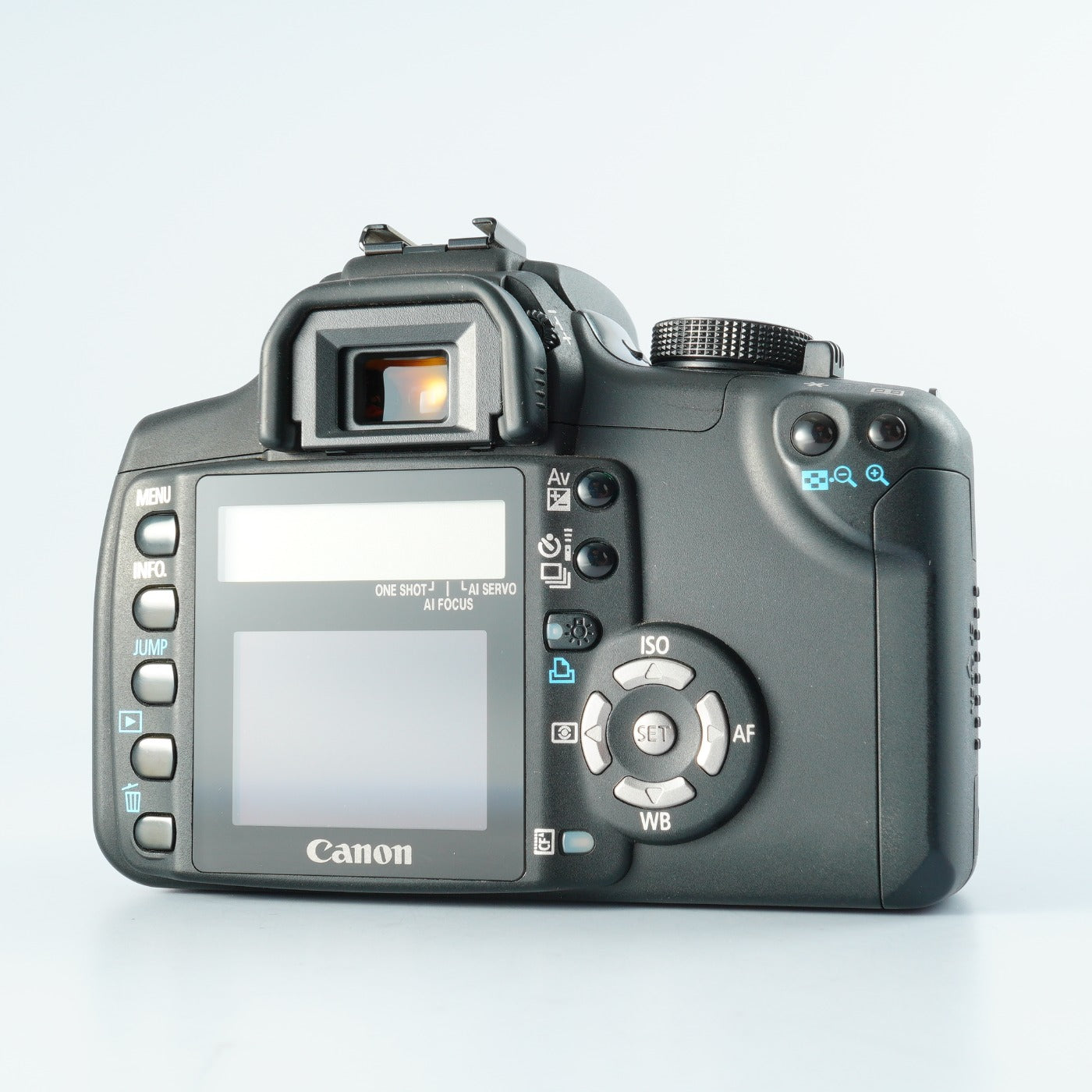 Canon EOS Kiss Digital N + EF-S 18-55mm F3.5-5.6 Ⅱ USM デジタル一眼レフカメラ