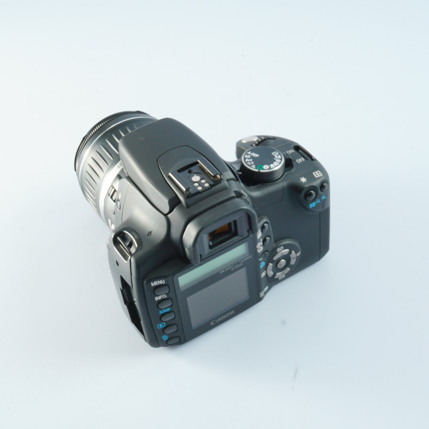 Canon EOS Kiss Digital N + EF-S 18-55mm F3.5-5.6 Ⅱ USM デジタル一眼レフカメラ
