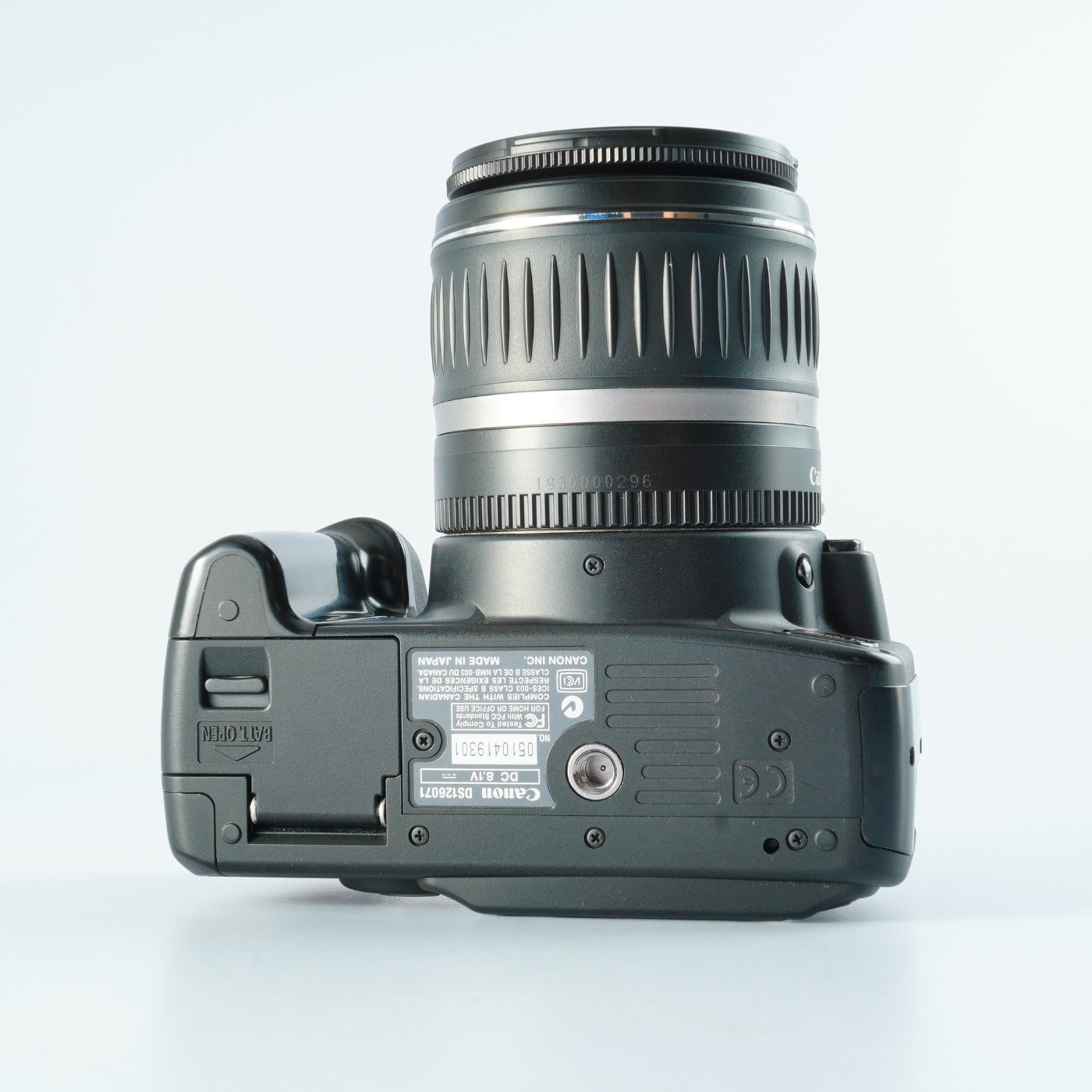 Canon EOS Kiss Digital N + EF-S 18-55mm F3.5-5.6 Ⅱ USM デジタル一眼レフカメラ