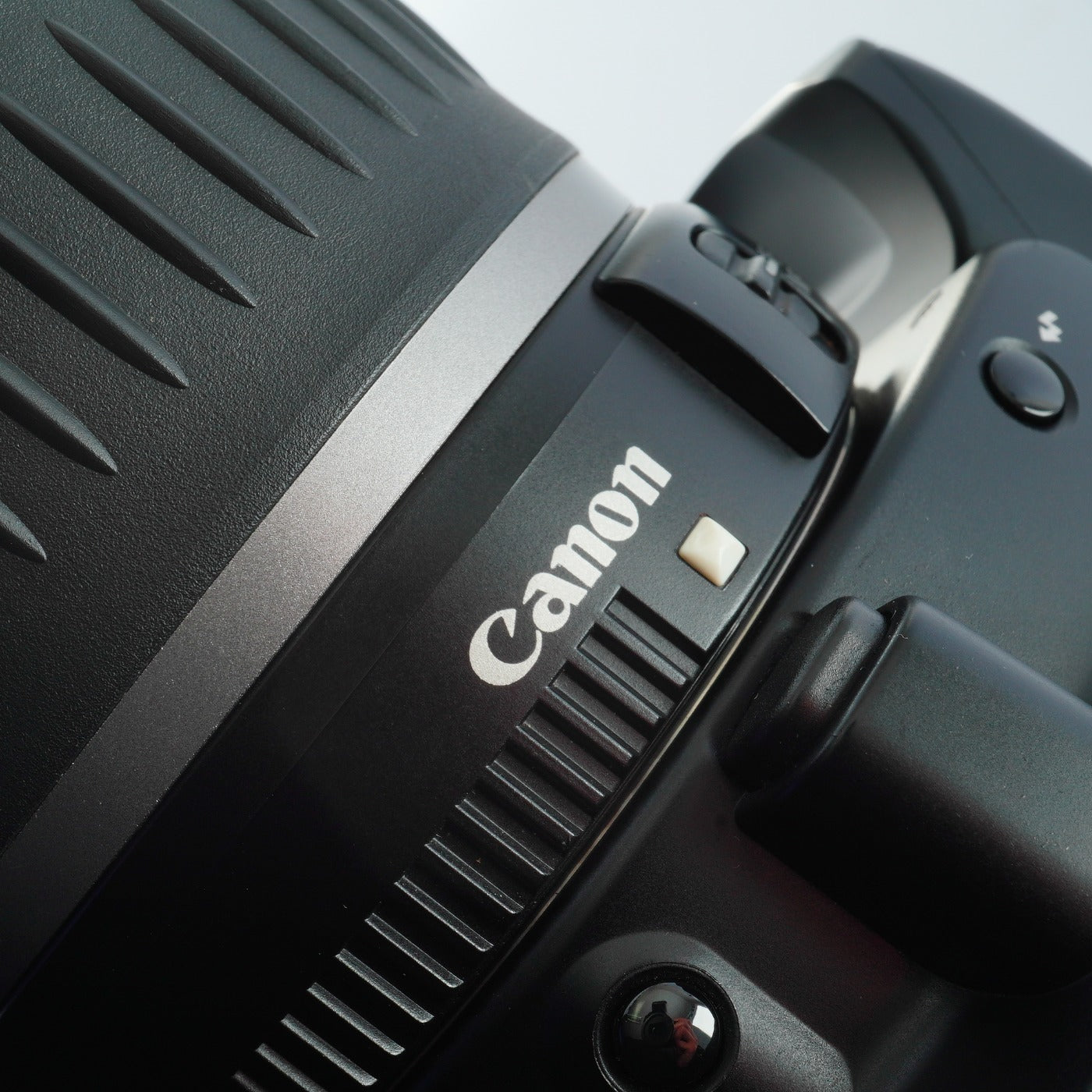 Canon EOS Kiss Digital N + EF-S 18-55mm F3.5-5.6 USM デジタル一眼レフカメラ