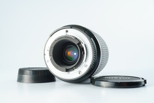 Nikon AF NIKKOR 70-300mm f/4-5.6 D ED  ズームレンズ