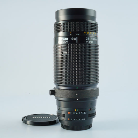 AF NIKKOR 75-300mm f/4.5-5.6 ズームレンズ