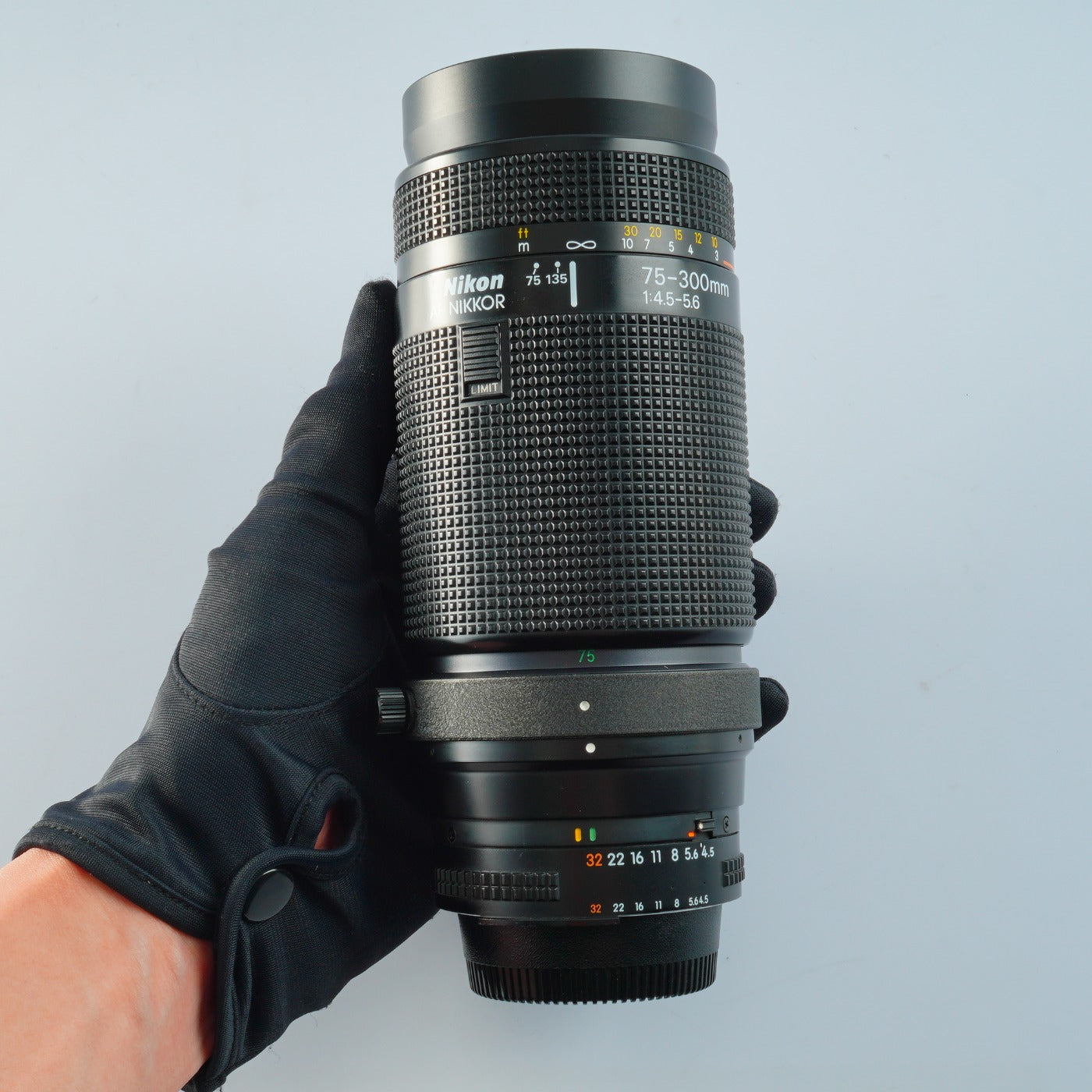 AF NIKKOR 75-300mm f/4.5-5.6 ズームレンズ