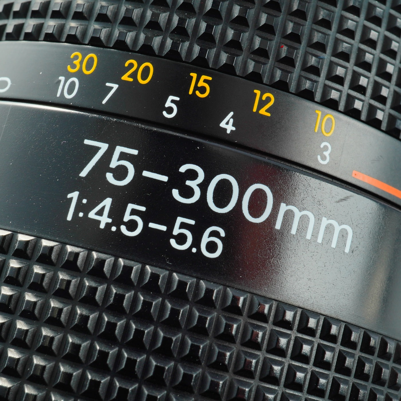 AF NIKKOR 75-300mm f/4.5-5.6 ズームレンズ