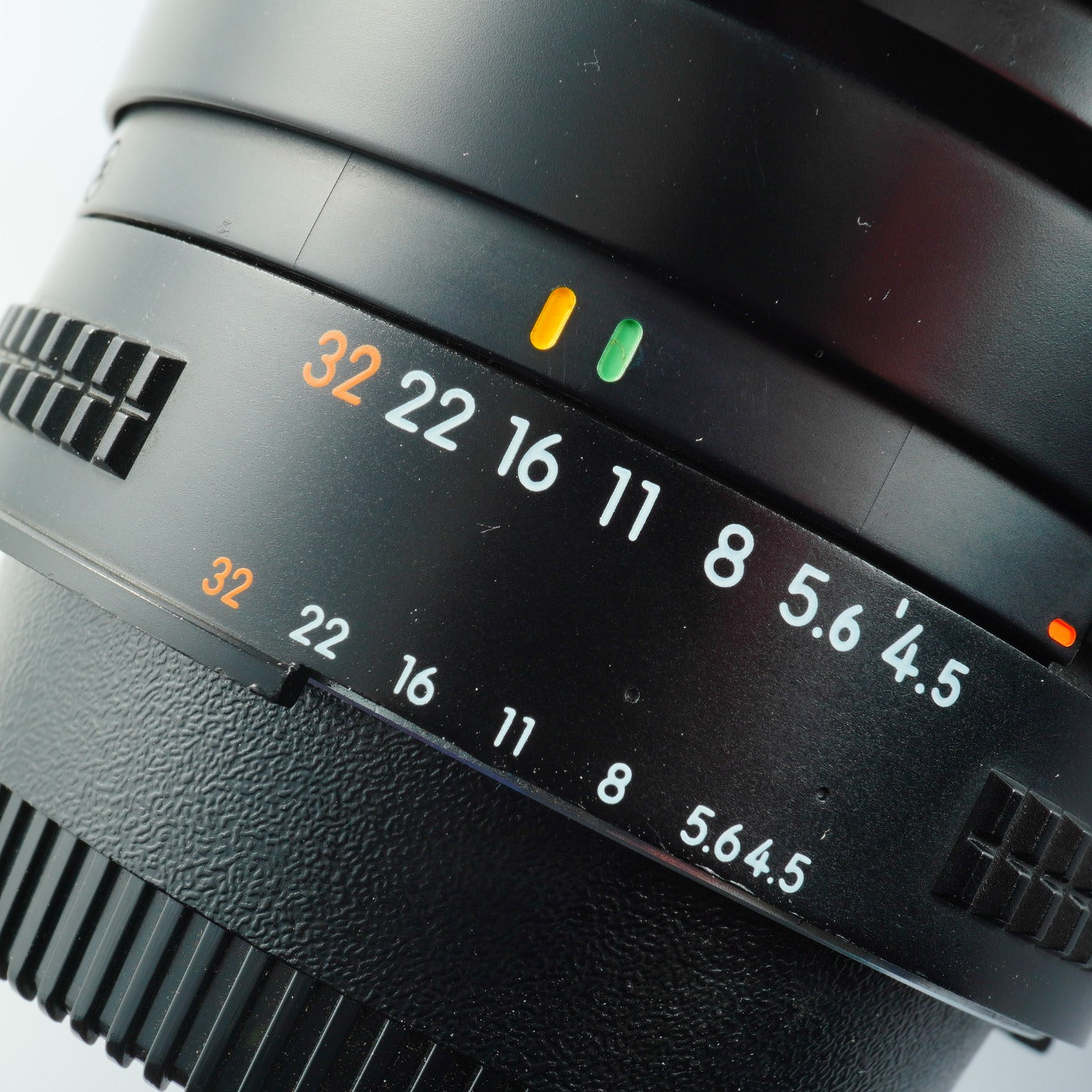 AF NIKKOR 75-300mm f/4.5-5.6 ズームレンズ