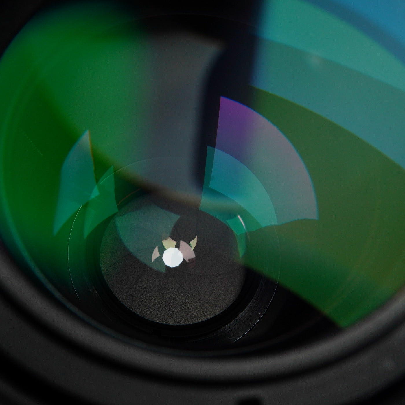 AF NIKKOR 75-300mm f/4.5-5.6 ズームレンズ