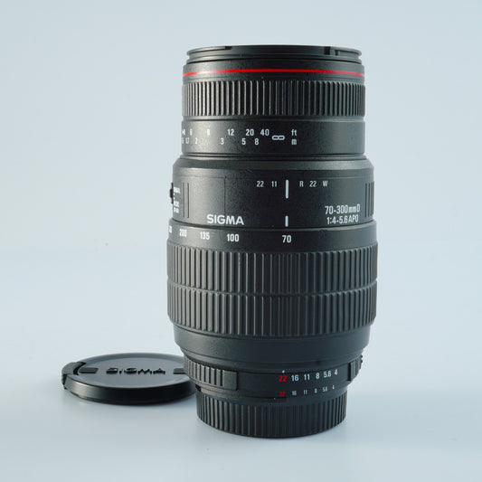 SIGMA 70-300mm F/4-5.6 D APO (Nikon F用) ズームレンズ