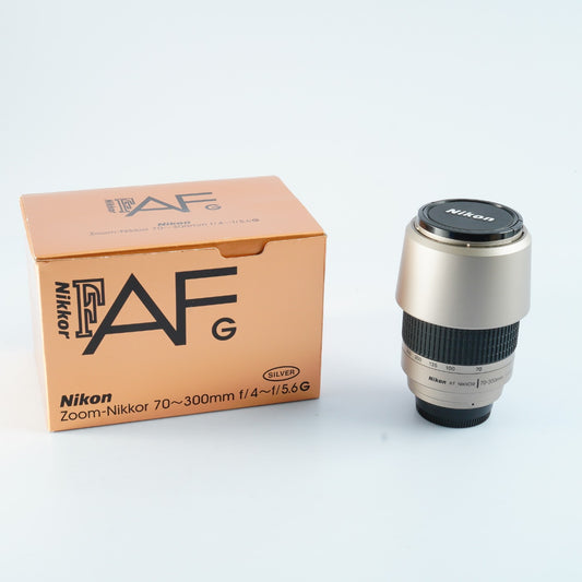 Nikon AF Nikkor 70-300mm F/4-5.6 G Silver   ズームレンズ