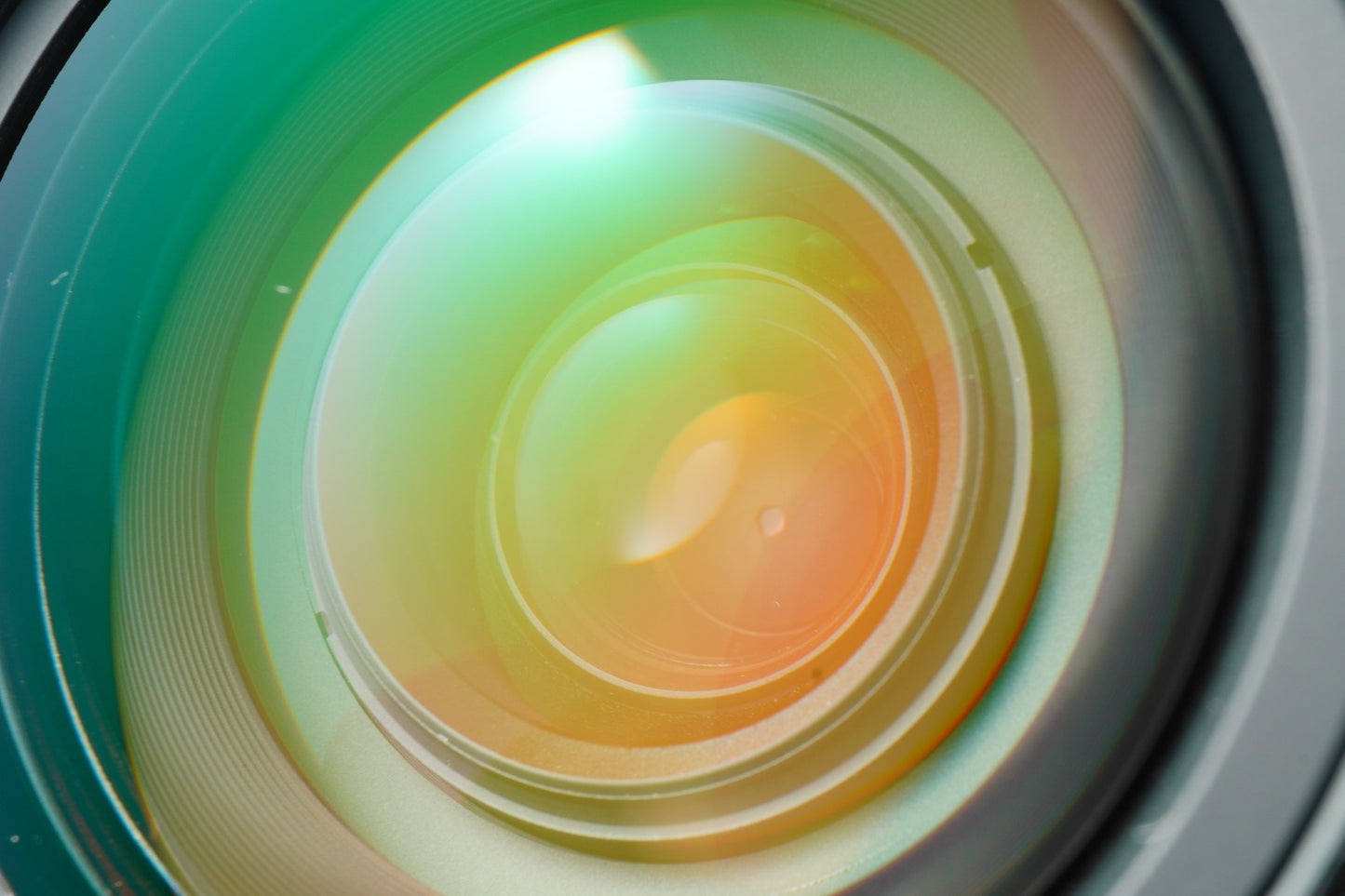 Nikon AF Nikkor 35-135mm F/3.5-4.5  ズームレンズ